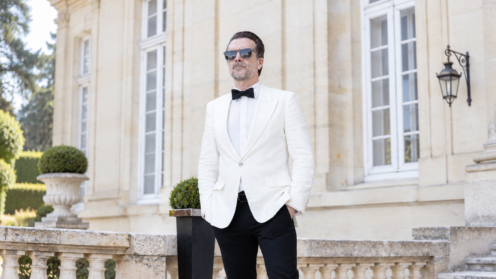 Greg Le Fourn, officiant de cérémonie laïque et DJ de mariage, à Paris
